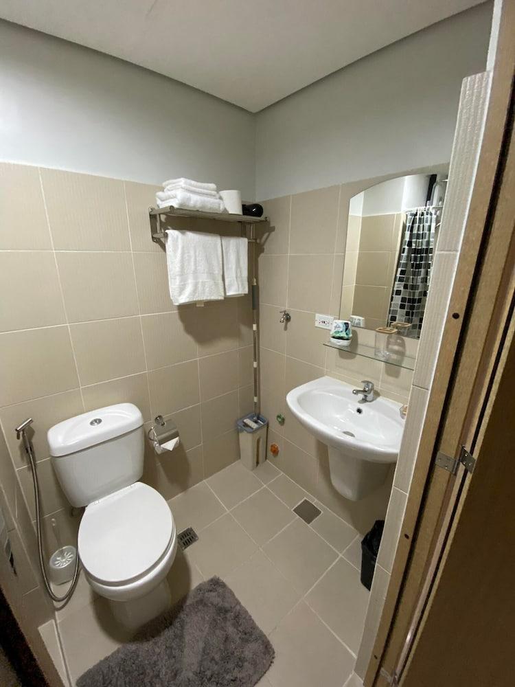 Beautiful Condominium With Swimming Pools Ect