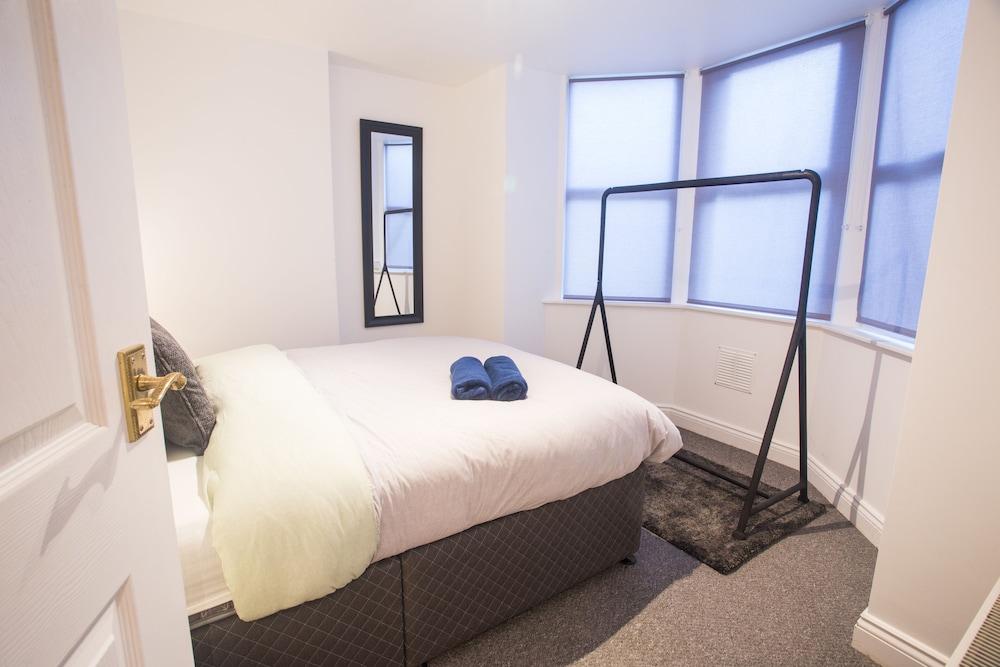 Short Stay Bristol - Warden Apartment