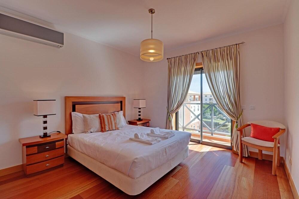 Albufeira Corcovada With Pool by Homing