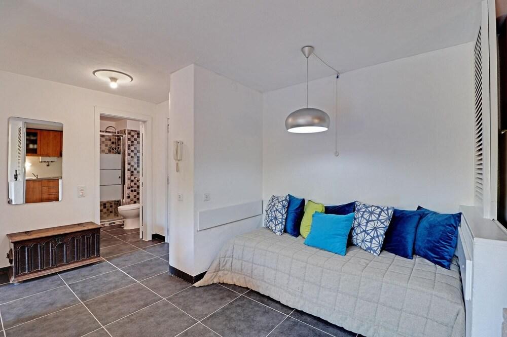 Vilamoura Lagoon With Pool by Homing