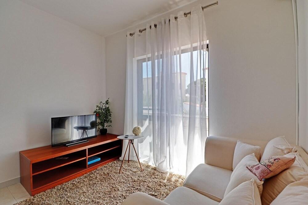 Faro Airport Flat by Homing