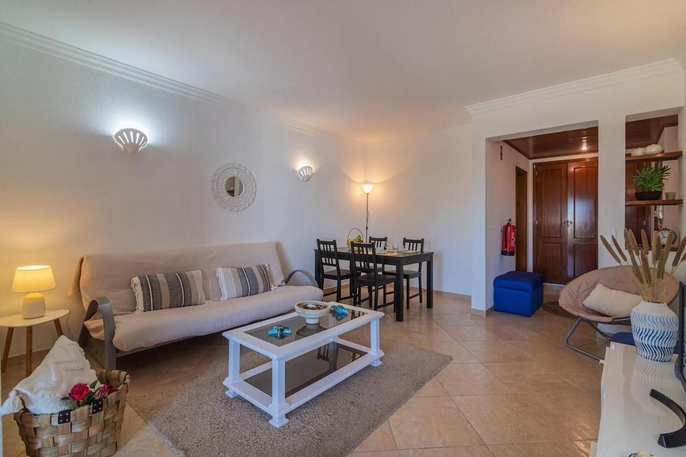 Albufeira Salagdos Beach by Homing