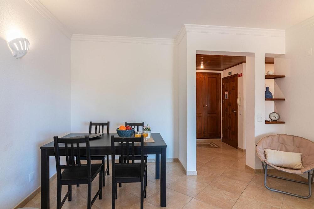 Albufeira Salagdos Beach by Homing