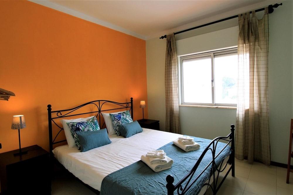 Portim O Classic With Pool by Homing