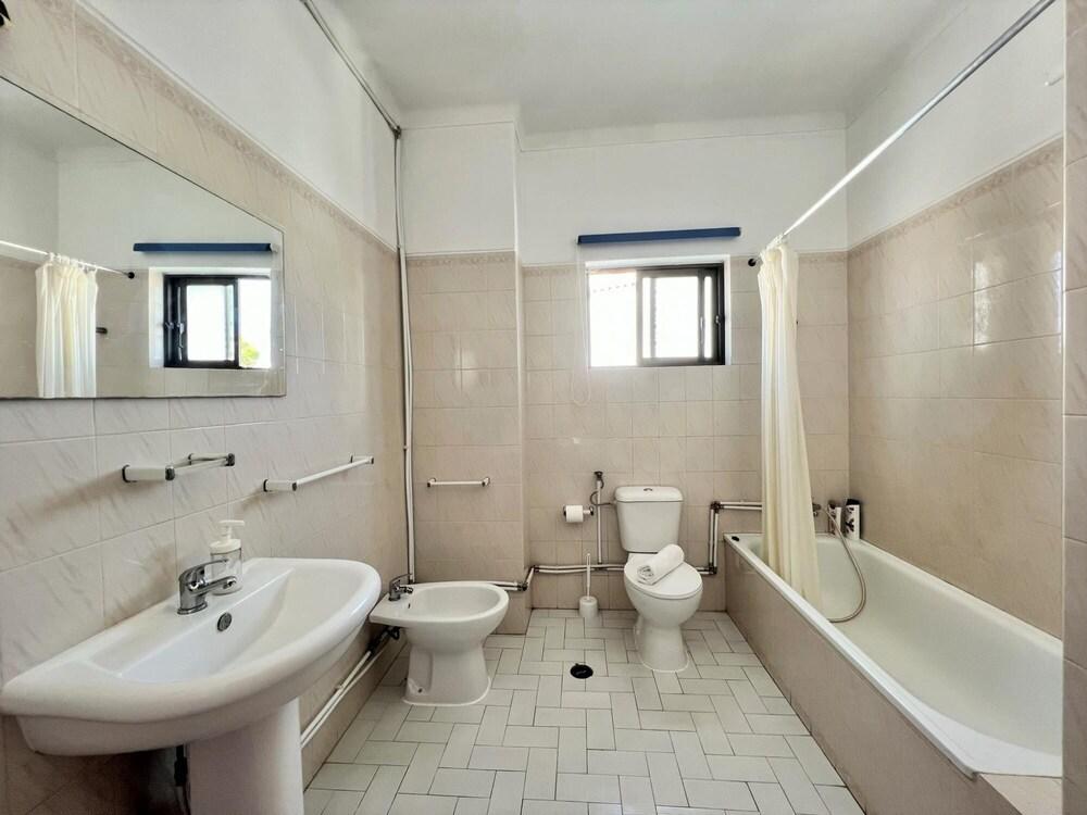 Albufeira Classic II by Homing