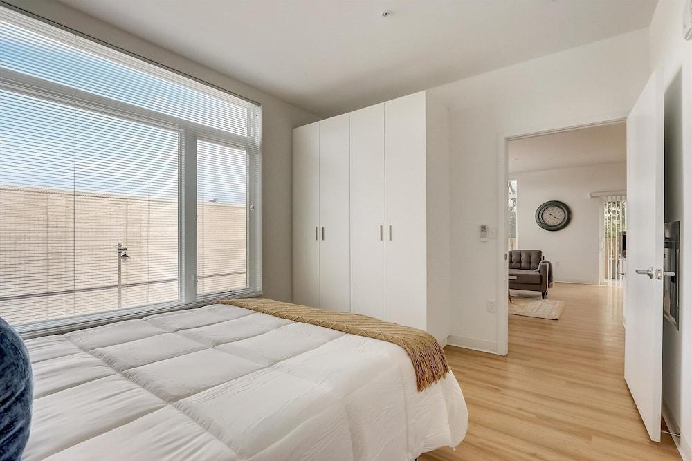 FRONTDESK Element Apts Walker's Point Milwaukee