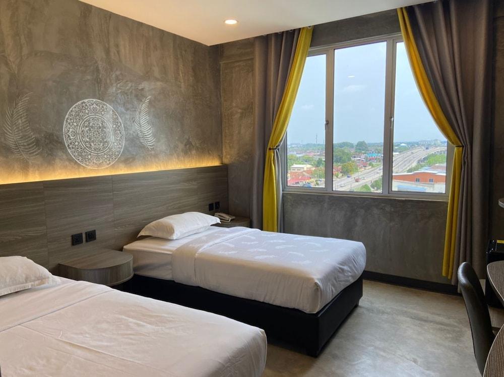 Sri Indar Hotel & Suites