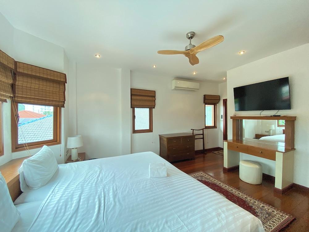 Tropical 6 Bedroom Villa Sanctuary