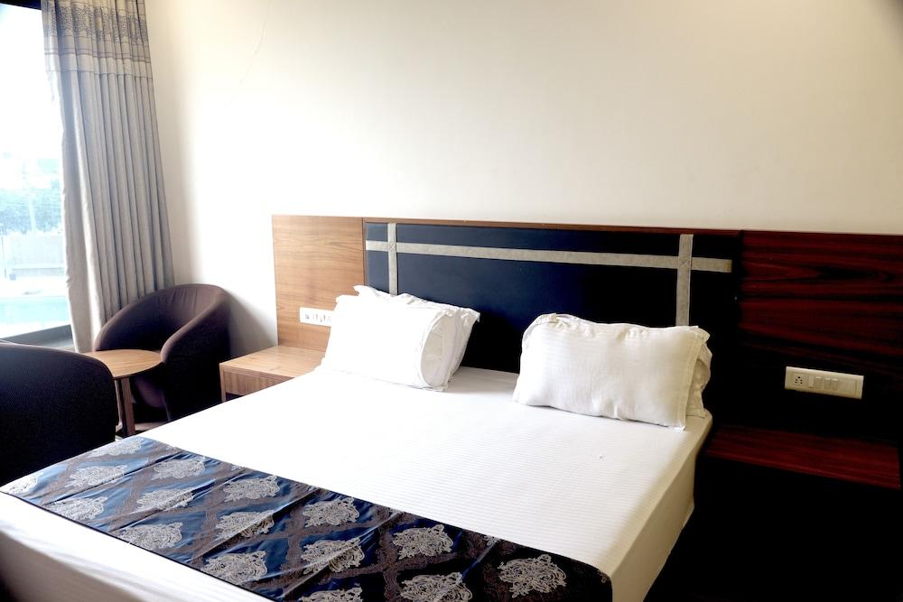 Heaven7 Hotel & Resort