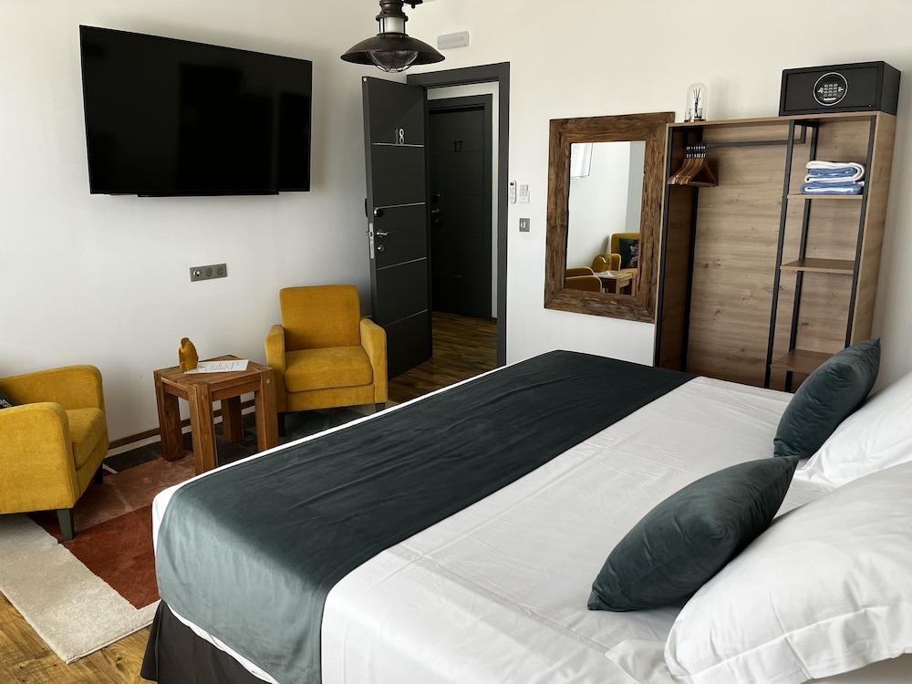 HOTEL EL CHAPARRAL HOLIDAYS