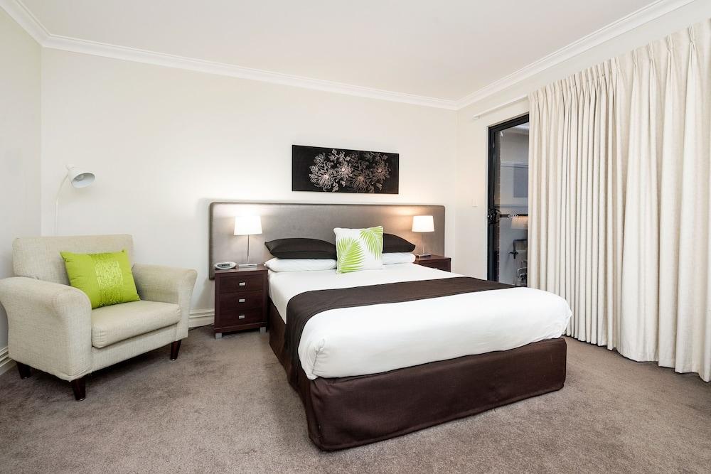 Fremantle Harbourside  Apartments