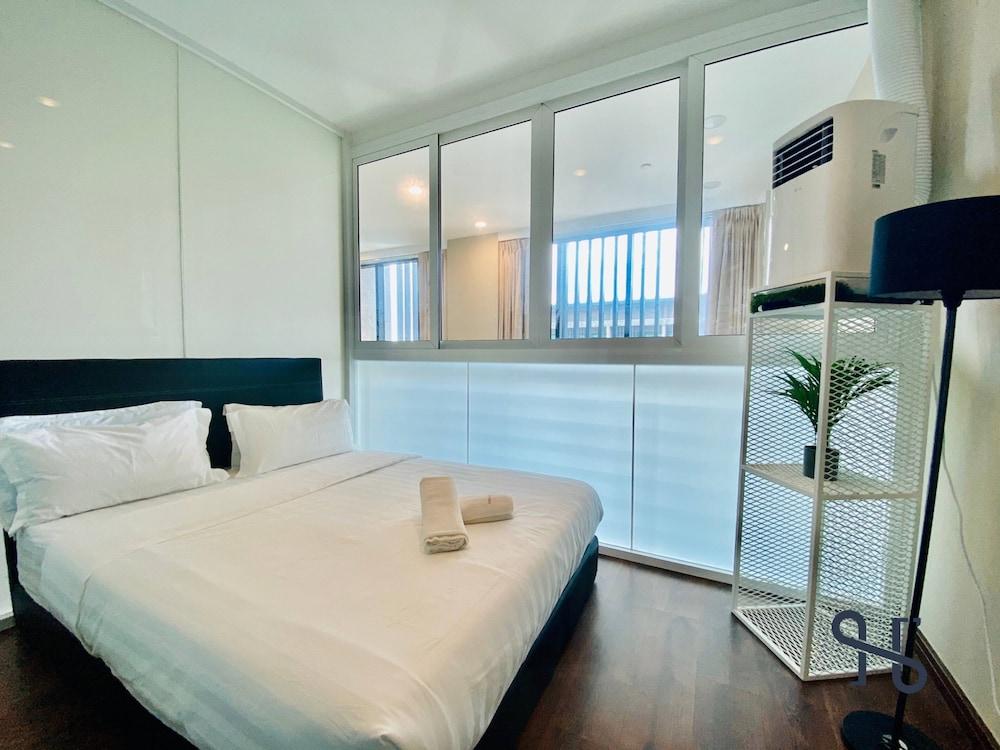 Homesuite’ Home @ Riverson SOHO