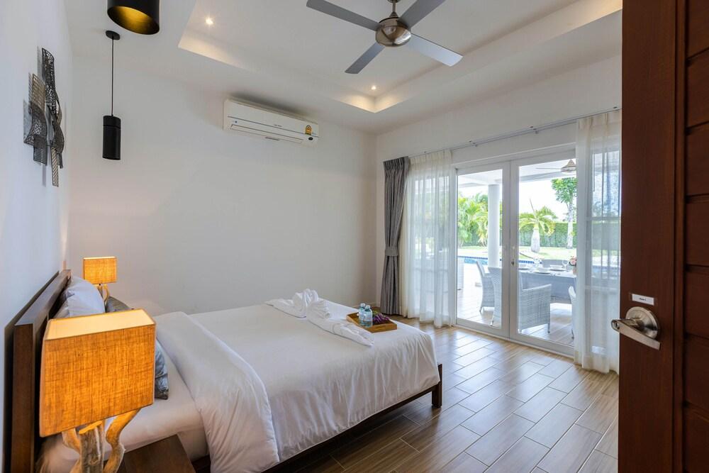 Modern 3 Bedroom Pool Villa MP22