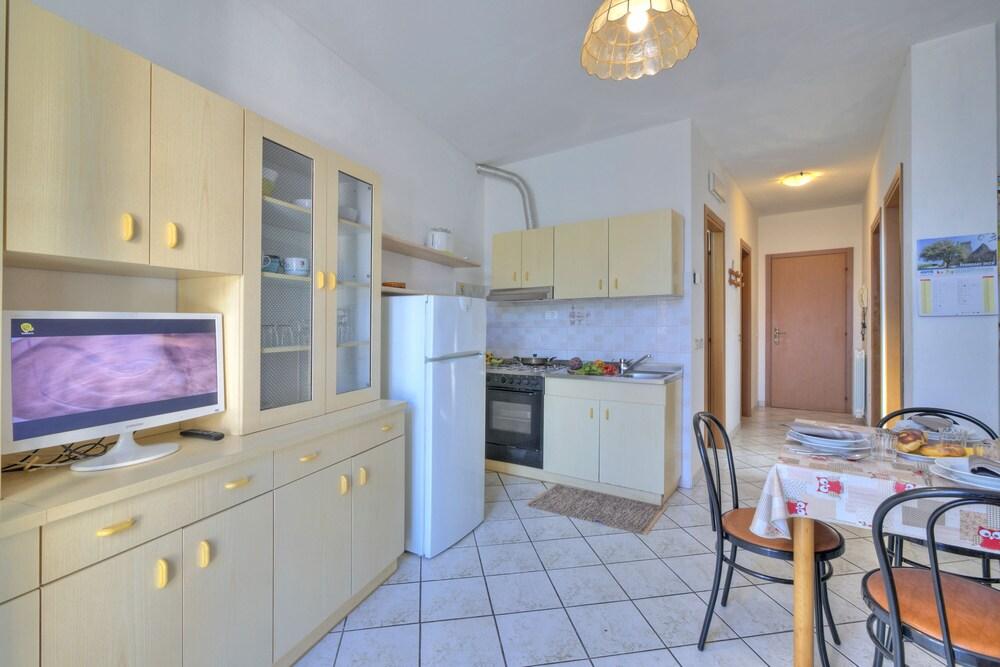 Apt 52 - Relax And Nature