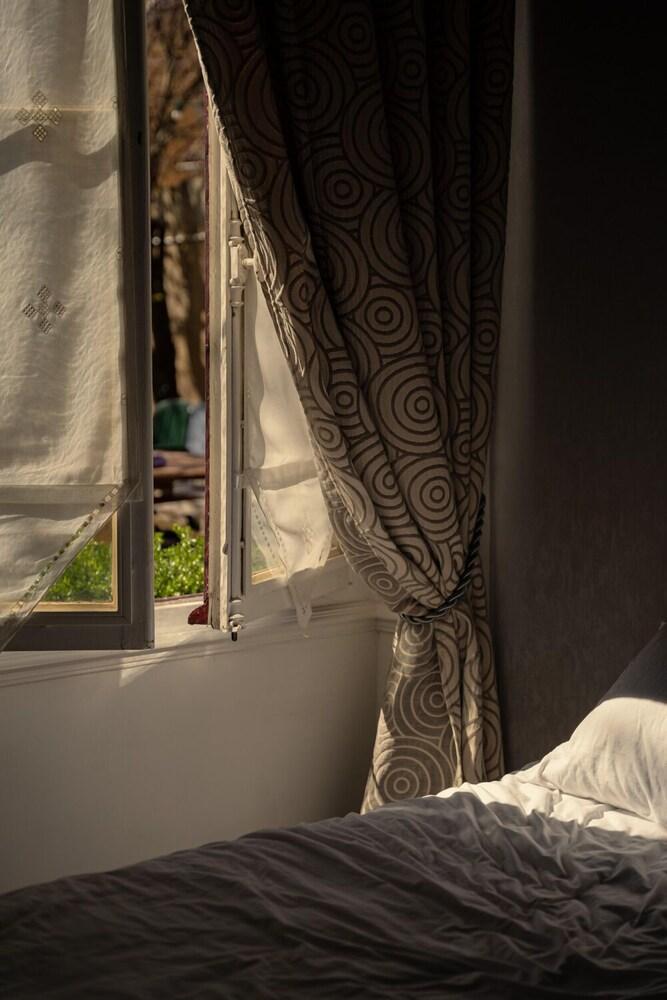 Escapade Place Voltaire