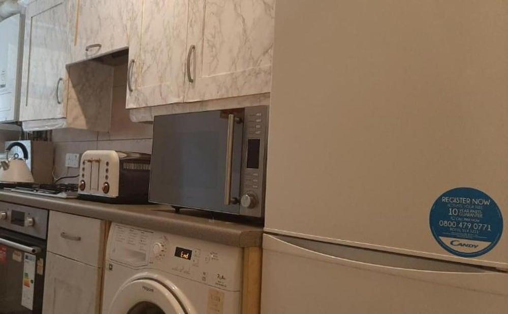 Remarkable 2-bedroom Apartment With an Ensite