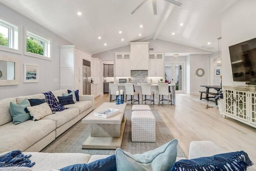 Coastal Cove by Boutiq