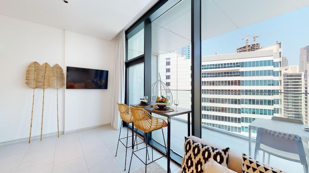 2014 Marquise Square