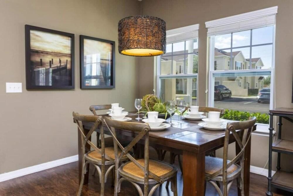 8910 Charming House Near Universal