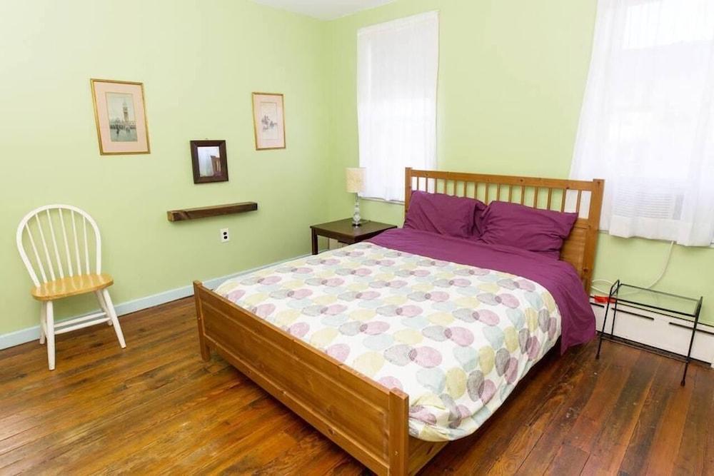 1105 Tree Street in Philadelphia