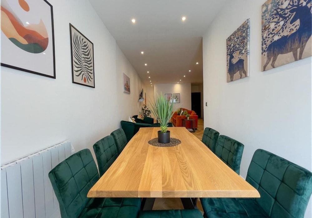 A Stones Throw By My Getaways