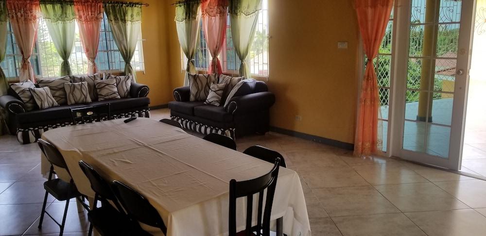 Holiday House Second floor Ste