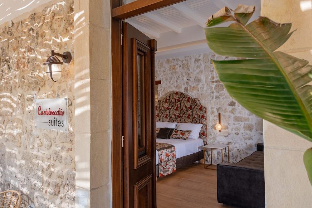 Venetian Charming ,stone-built Apartment Rethymno