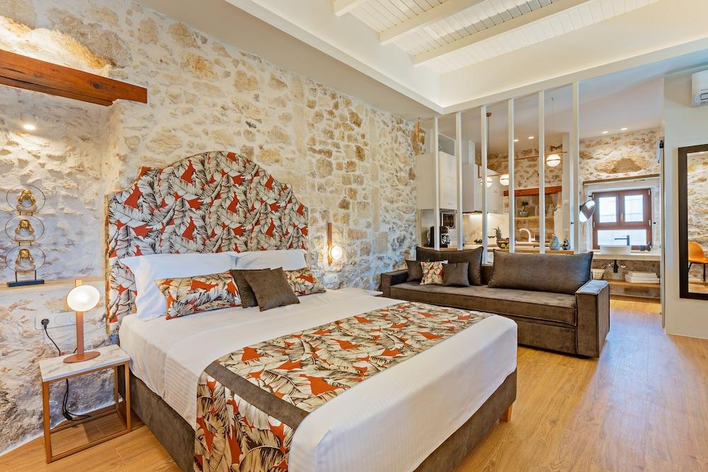 Venetian Charming ,stone-built Apartment Rethymno