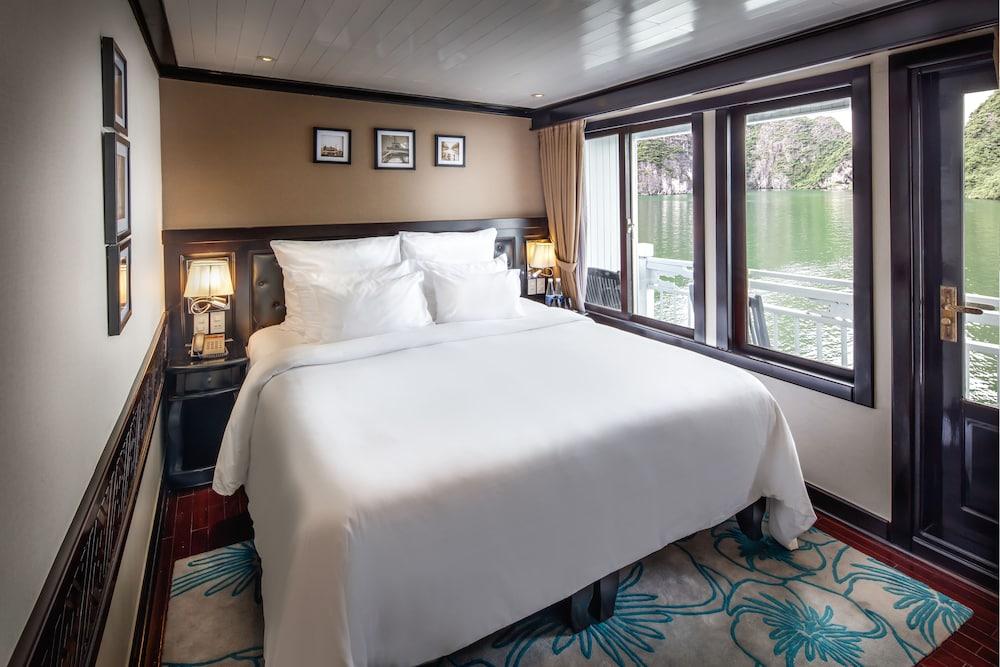 Paradise Sails Cruise Ha Long