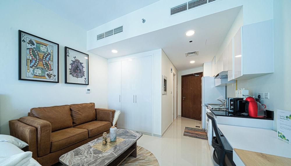 Viridis Residence Cozy Studio Living