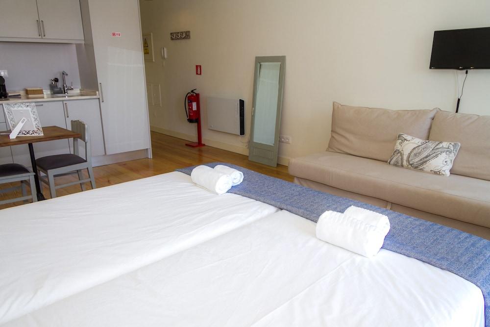 Liiiving - Historic Clérigos Studio - 3B