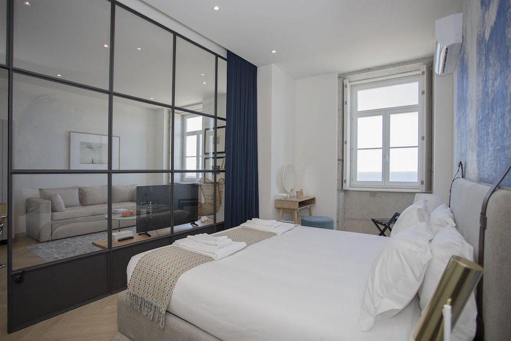 Liiiving -Luxury Beachfront Apartment II