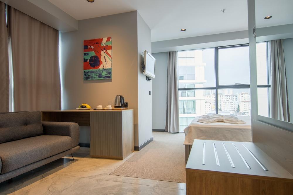 Sherlock Homes Hotels