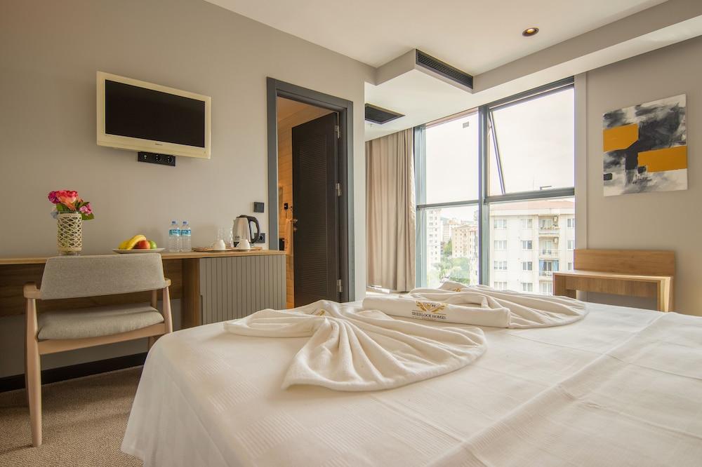 Sherlock Homes Hotels