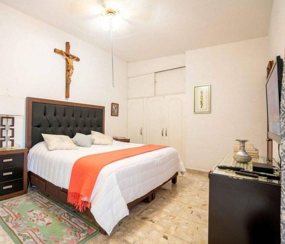 Alberca Privada Jardín y Garage para 8