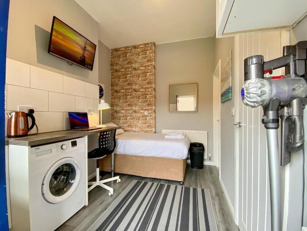 Limpenny Studio Apartment