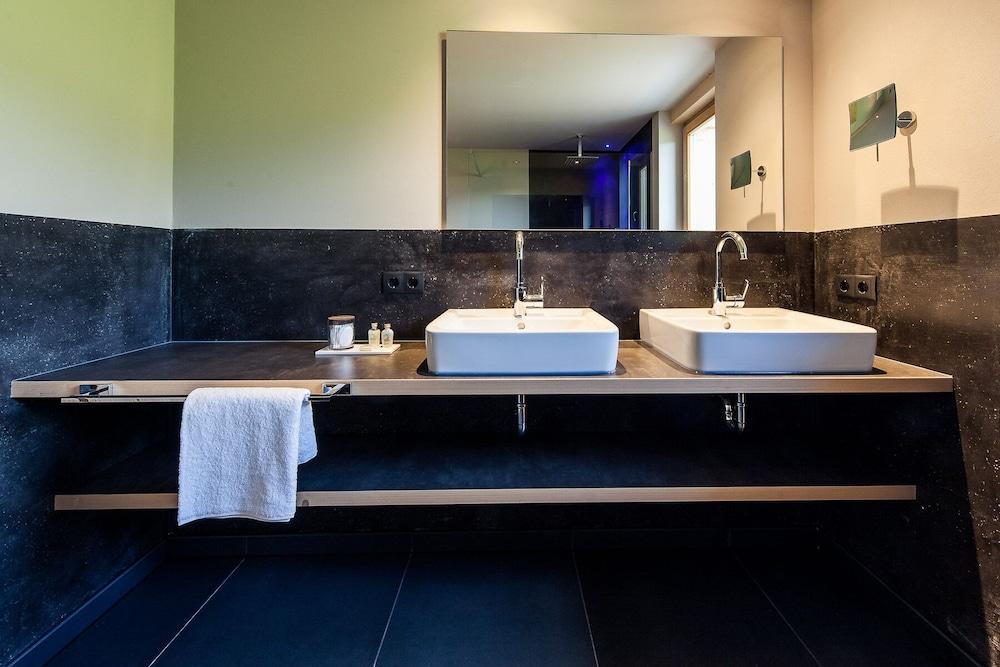 Sonus Alpis - Adults Only