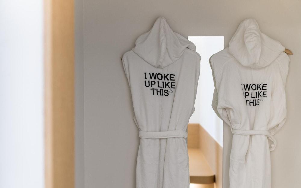 Incheon Bluefrog Hotel