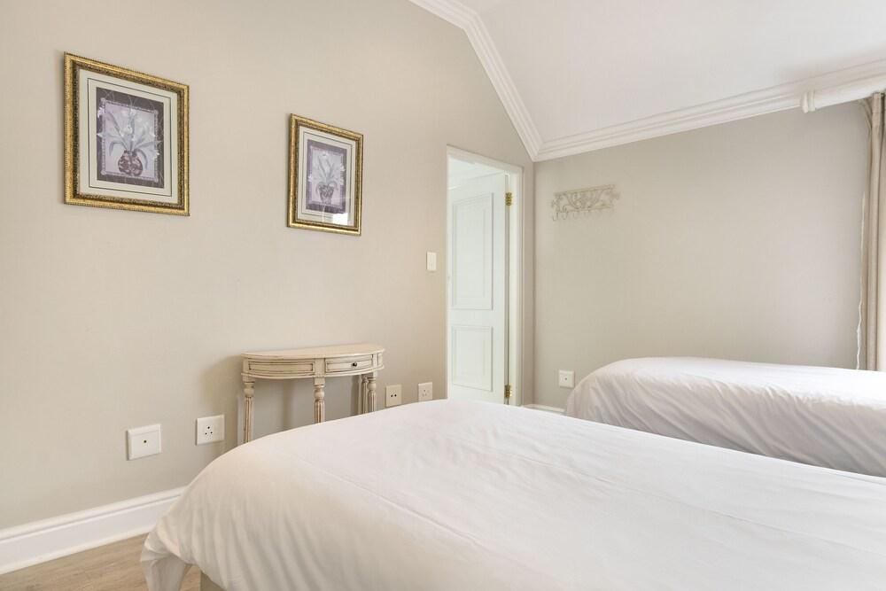 Winelands Golf Lodges 10