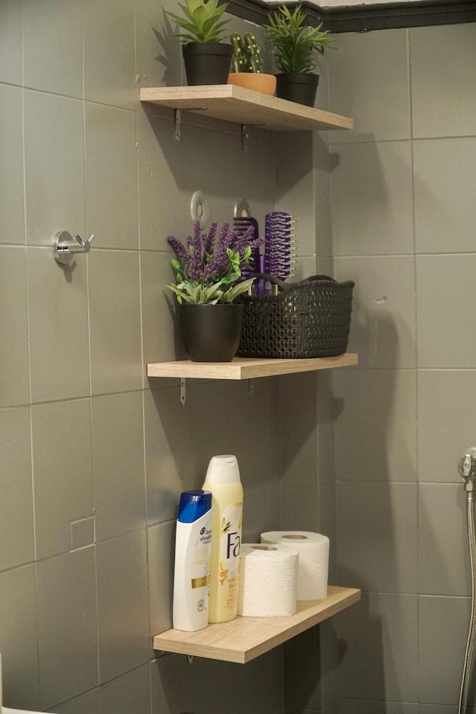 Arados Family Residence