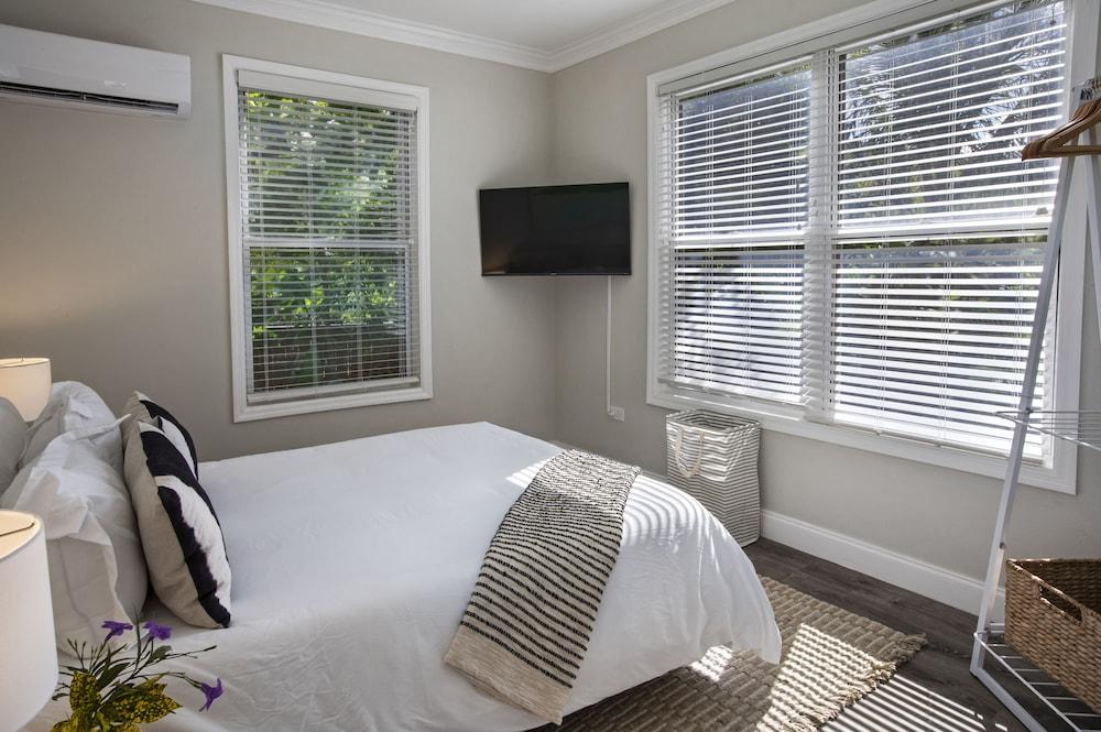 The Hideaway Hull Bay