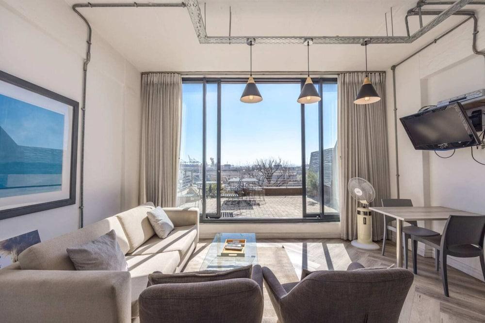 Homely Studio Apartment in Cape Town