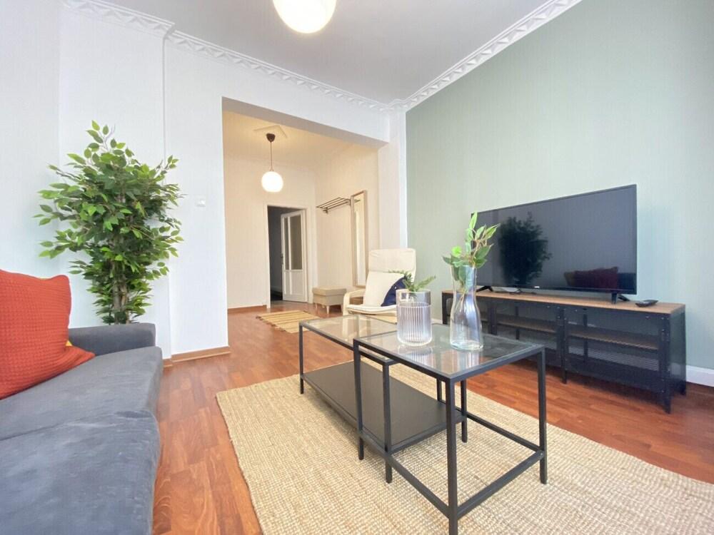 Central Flat Close to Popular Attractions in Sisli