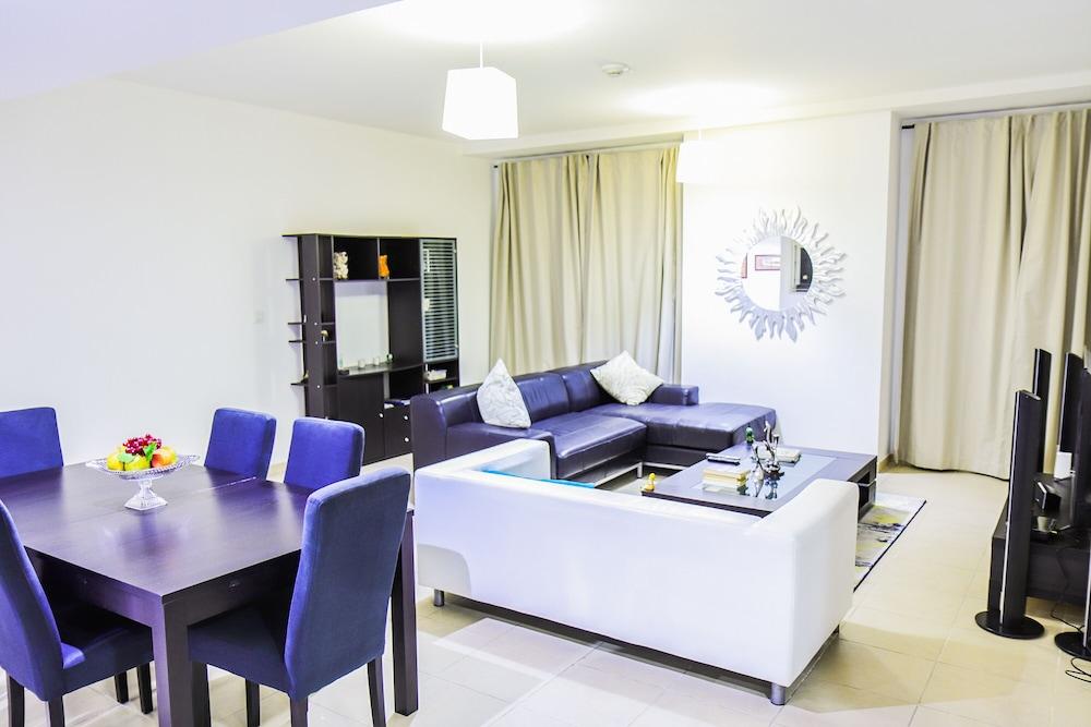 Spacious 1 Bedroom Apartment in Murjan 1