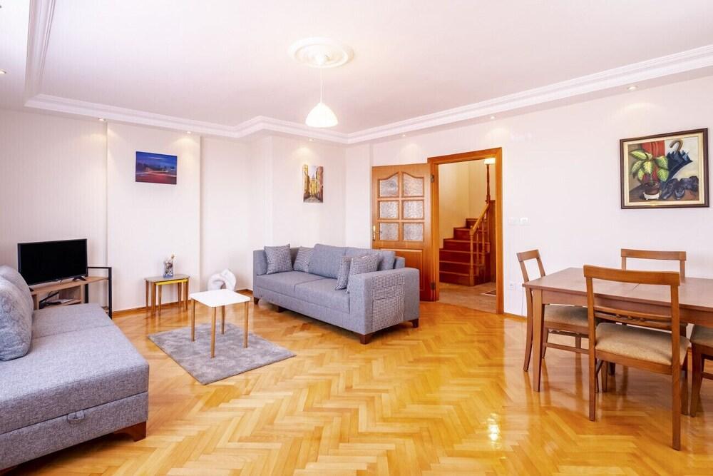 Duplex Flat With Bosphorus View in Uskudar