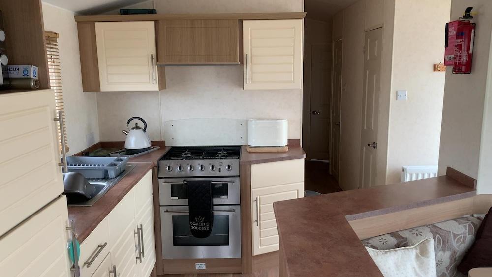 Captivating Three Bedroom Caravan tv in Each Room