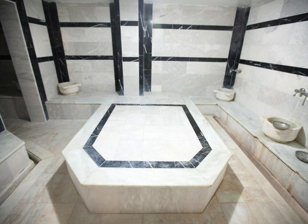 Modern Studio Flat in Didim With Shared Pool