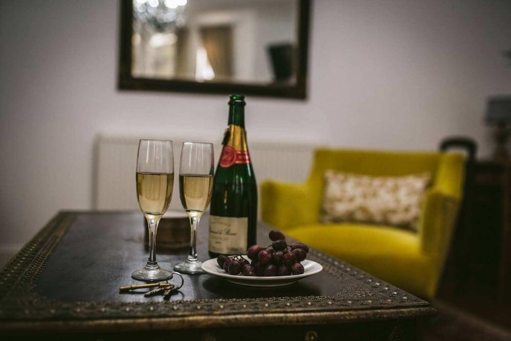 Charming 1 Bedroom Flat in Brook Green