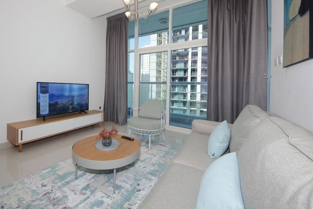 1 Bedroom Apartment in Continental Tower