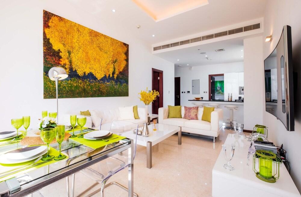 Maison Privee - Tiara Diamond G06